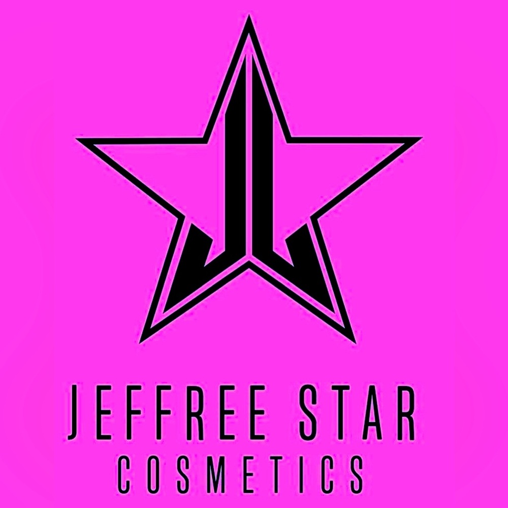 Jeffree star makeup holiday themed check out the colors‼️dog clothes‼️ Jewlery‼️